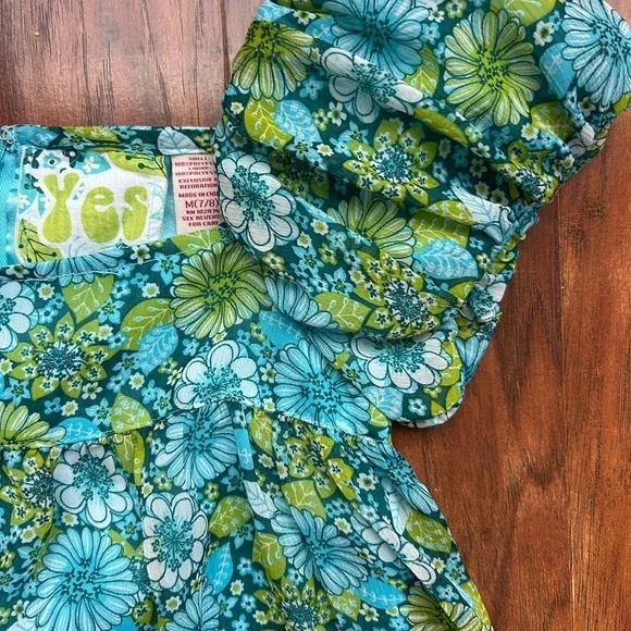 Girl’s Floral Print Dress with Puff Sleeves and Bohemian Asthetic - Picture 4 of 7